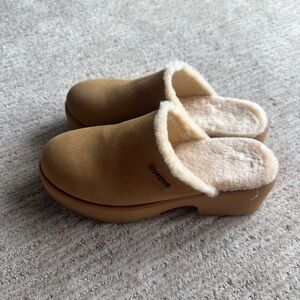 BearPaw Suede Clogs Shearling-Lined SZ 9. Worn 1 time. Perfect Condition